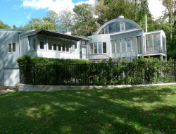 house pool hedges